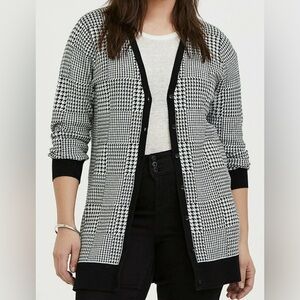 Torrid Black and White Houndstooth Cardigan